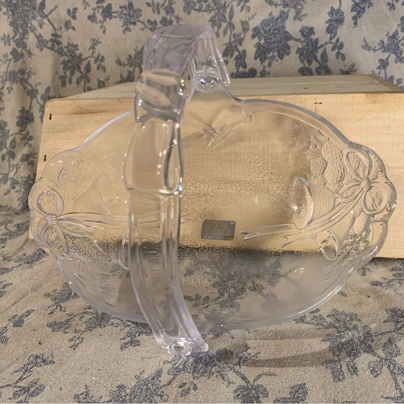 VTG Mikasa Holiday Bells Embossed Handled Basket Christmas - Picture 9 of 10